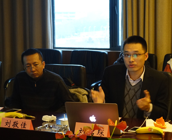 刘铭琛首席产品官(右1)期待学生超越自我,成为更好的自己